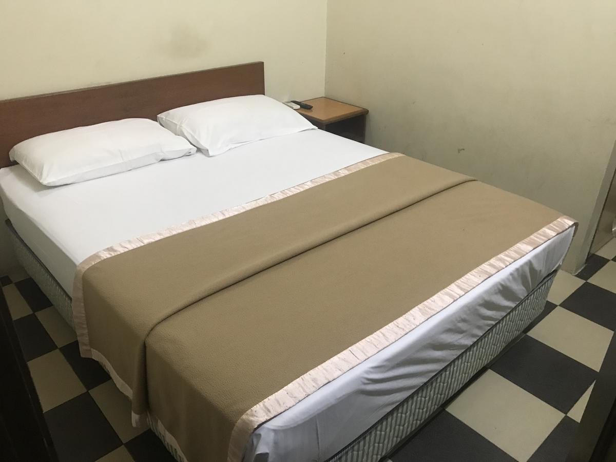 Jr Hotel Sitiawan Exteriör bild